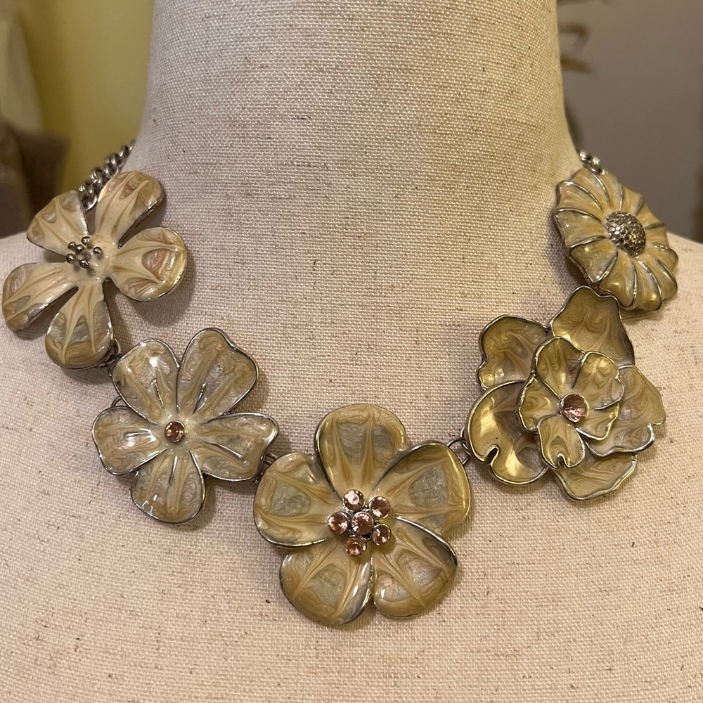 Vintage Floral Statement Necklace EUC